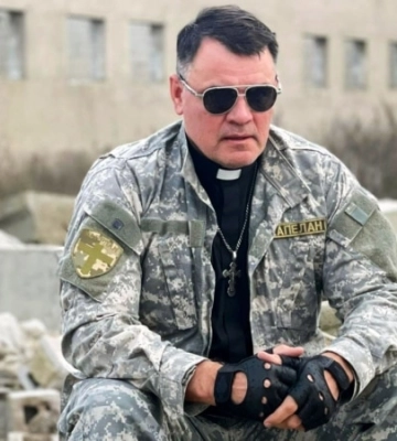 «Нам дали 40 хвилин на виїзд»: капелан з Маріуполя про евакуацію і роботу на фронті