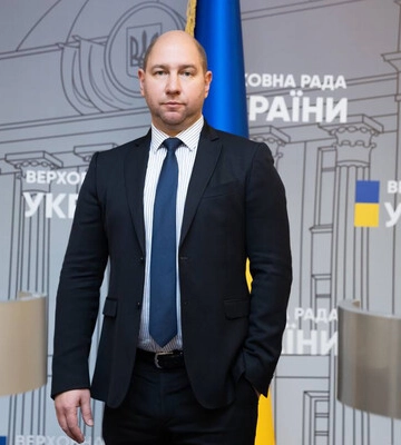 Суд оштрафовал депутата, требовавшего проверки одесского кафе Суд оштрафовал депутата, требовавшего проверки одесского кафе