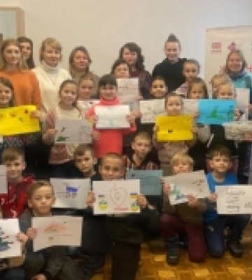 В Острозі діти готували енергетичні батончики бійцям на фронт
