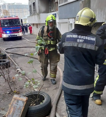 В Светлом переулке в Одессе горела квартира на 12 этаже: хозяйка в тяжелом состоянии