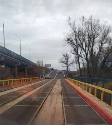 Трое погибших: под Харьковом машина упала с моста в реку