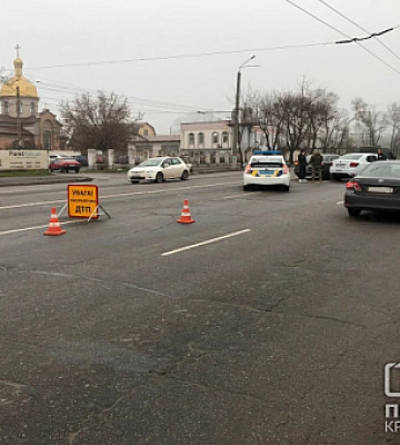 В Кривом Роге произошло ДТП с участием автомобиля такси