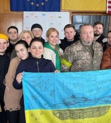 Продукти, одяг та ліки: Дніпро передав допомогу військовим та цивільним