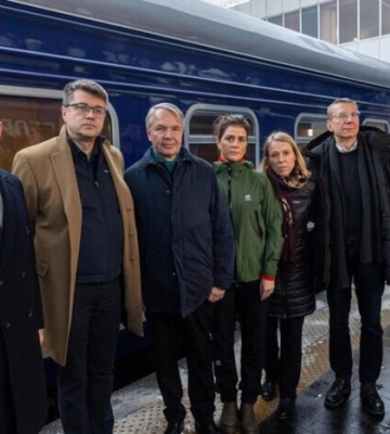 В Киев прибыли главы МИД семи стран
