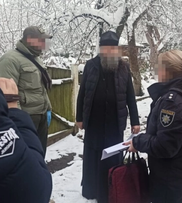 У приміщеннях УПЦ (МП) на Тернопільщині та Прикарпатті виявили пропагандистські матеріали і шеврони бойовиків