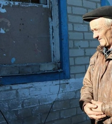 Визволена Макіївка на Луганщині: зламані долі, зруйновані будинки, безліч російського металобрухту. ФОТОрепортаж