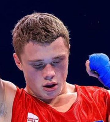 Боксер з Дніпра Микита Засенок став чемпіоном світу