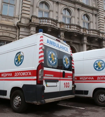 Львівщина передала на передову два автомобілі швидкої, - ФОТО