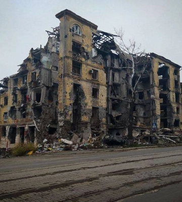 В Мариуполе оккупанты обустраивают склад БК в районе рынка