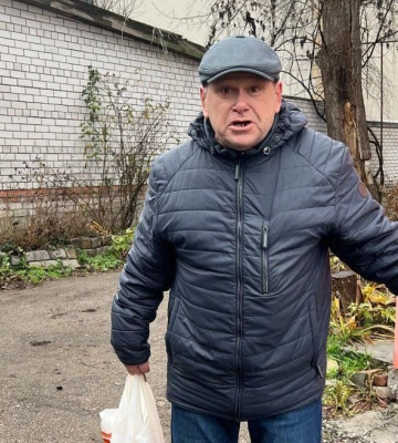 У Дніпрі чоловік напав на дівчину з собакою