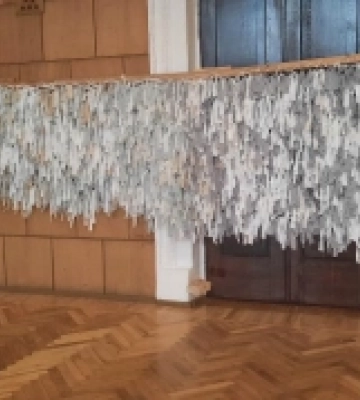 Не вистачає тканини та наповнювача: на Волині виготовляють маскувальні сітки та подушки для Захисників