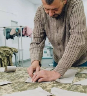 Соціальне швейне підприємство у Львові почало відшив жіночої військової форми за стандартами Міноборони (ФОТО)