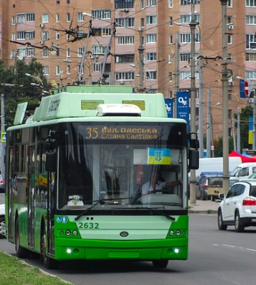 На Салтівці тимчасово не курсуватимуть два тролейбуси, ще три змінять маршрут