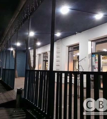 Як працюють кав`ярні й ресторани у центрі Кропивницького під час вимкнень світла (фоторепортаж)