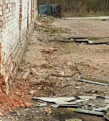 Обстріл прикордоння Сумщини: загарбники зруйнували склади з зерном і техніку