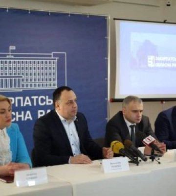 Голова обласної ради із заступниками відзвітували на прес-конференції про рік роботи