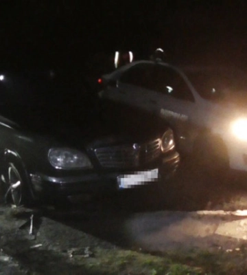 В Киеве мужчина поджег автомобиля знакомого. Появилось видео