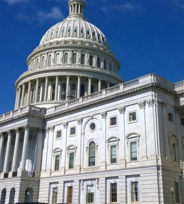 США контролируют использование Киевом предоставленной ему американской помощи, нет никаких &quot;пустых чеков&quot; - Белый дом