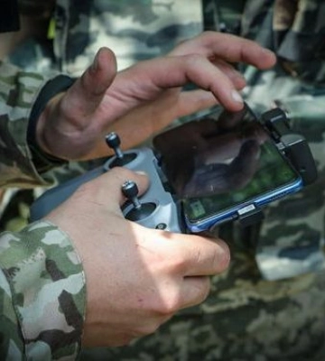 Запорізькі захисники знищили російський склад боєприпасів за допомогою ударного дрона - відео
