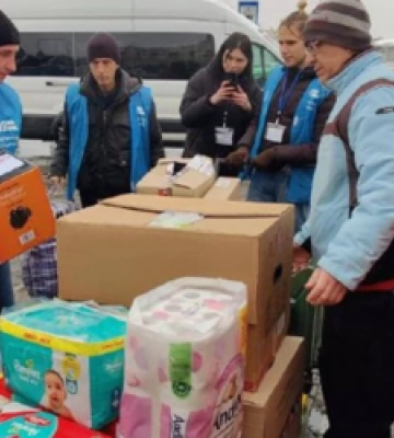 Львів’ян закликають долучатися до волонтерів, які працюють на Головному вокзалі