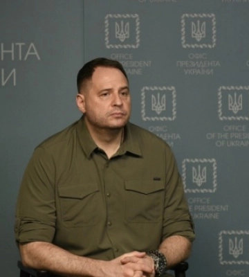 Без броніків і касок: Єрмак розповів про «набіги» завербованих «вагнером» зеків під Бахмутом
