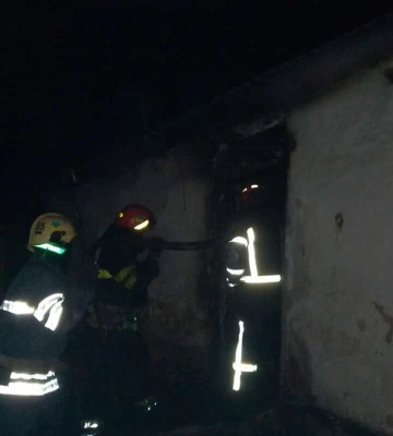 На Днепропетровщине спасатели обнаружили обгоревший труп мужчины
