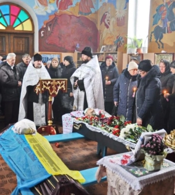 Священники и верующие тринадцати епархий УПЦ провели в последний путь украинских воинов
