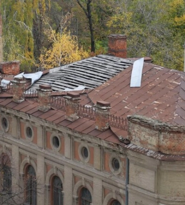 У центрі Дніпра рятують від руйнування відому історичну будівлю