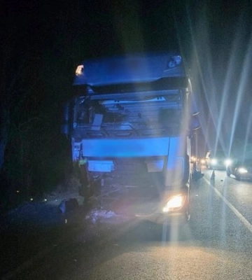 Фура вщент розтрощила "віз" з двома людьми, ніхто не вижив: Подробиці вечірньої моторошної ДТП 