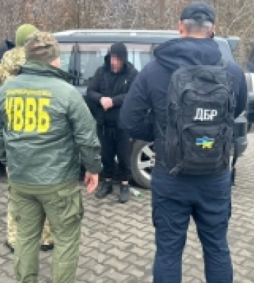 У Луцьку затримали прикордонника-хабарника