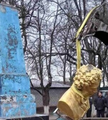 В одному з міст Одещини демонтували пам&#039;ятник Пушкіну