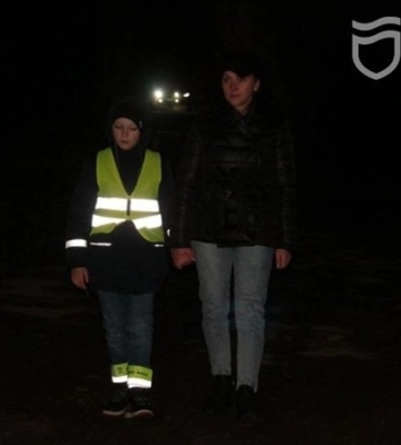 Безпека на дорогах: у Дніпрі батькам нагадали про необхідність носити дітям світловідбивальні елементи
