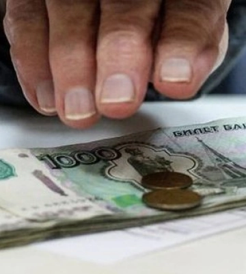 Мільйони росіян не можуть платити за кредитами попри заяви Путіна про зниження рівня бідності