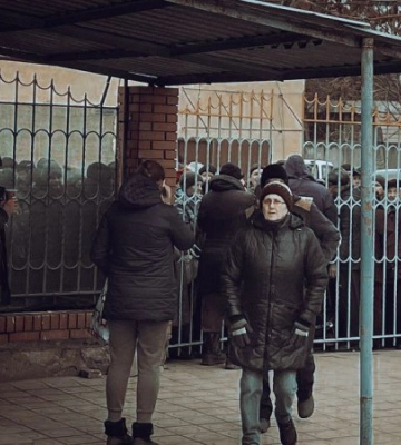 В оккупированном Мариуполе ищут рабочих рыть окопы в Бердянске, - Андрющенко