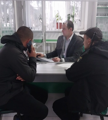 Автівку шукали у Києві, а знайшли адміністратори сервісного центру МВС Вознесенська