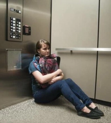 Що робити і куди звертатися у Дніпрі, якщо застрягли у ліфті