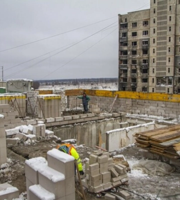 На Северной Салтовке ремонтируют дома 