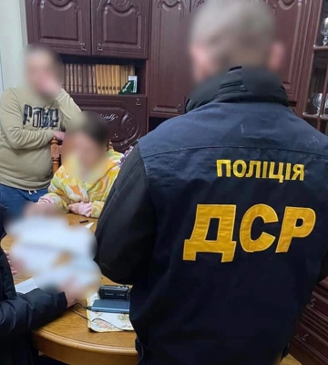 Посадовицю Чернівецької ОВА затримали за відправку закордон понад 50 ухилянтів