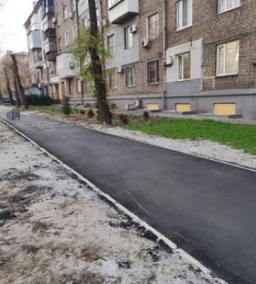 У центральному районі Запоріжжя з&amp;#039;явилася зручна пішохідна зона - фото