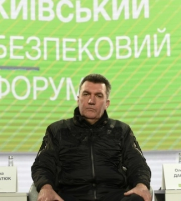 Громадяни рф, які незаконно переселилися в окупований Крим, мають виїхати - Данілов