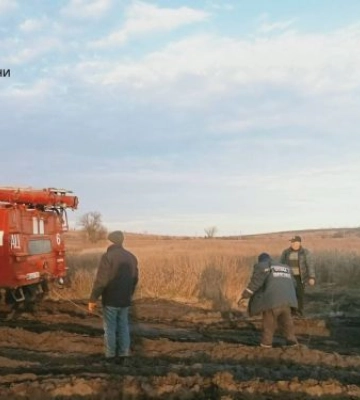 На &quot;Дорозі життя&quot; в Запорізькій області застрягли автівки, якими люди вибиралися з окупації - фото