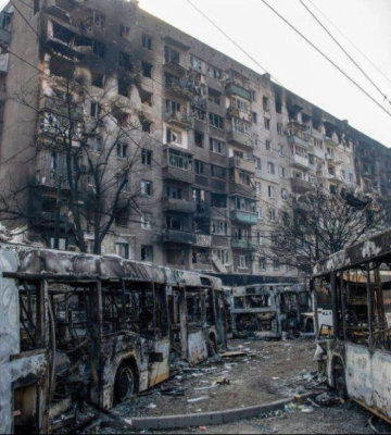 У Маріуполі замерзають люди: що відомо