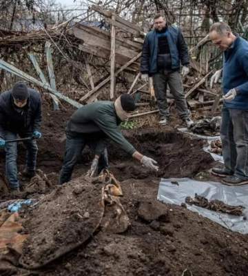 Правоохоронці знайшли масове поховання закатованих українців на Херсонщині 