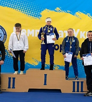 Криворізькі спортсмени вибороли три медалі на чемпіонаті України з вільної боротьби
