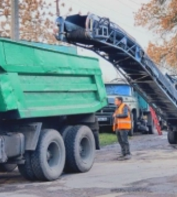 В селищі на Волині завершили ремонт аварійно-небезпечної ділянки дороги