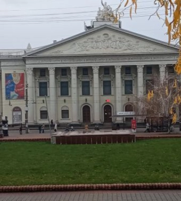 Що планують показати запорізькі театри у вихідні