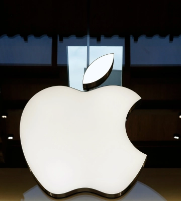 Apple показала свій новий логотип