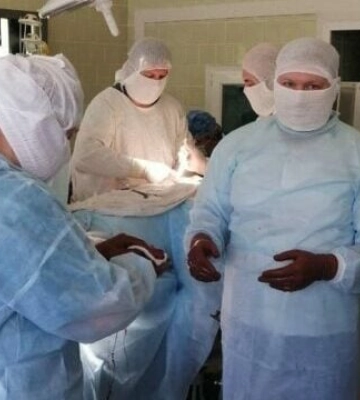 Тяжелые переломы бедра и челюсти: в Днепре спасли 25-летнего военного