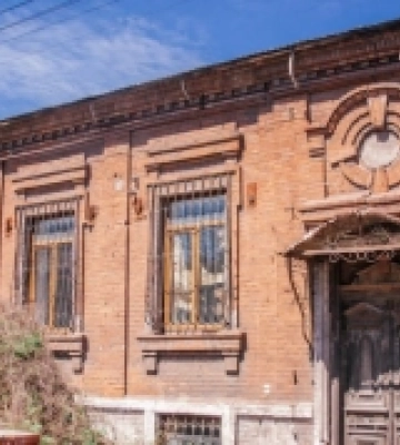 Окупанти зносять історичні будівлі Маріуполя