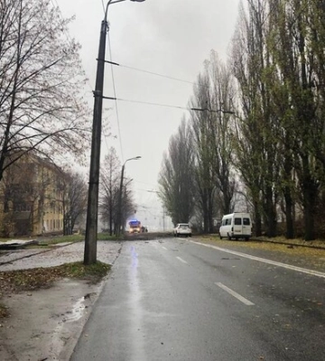 Ракетний удар по Дніпру: з&#039;явилися фото і відео наслідків